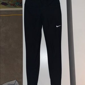 Nike dry-fit leggings